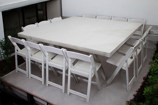 Mesa Cuadrada Blanca (14 pax)