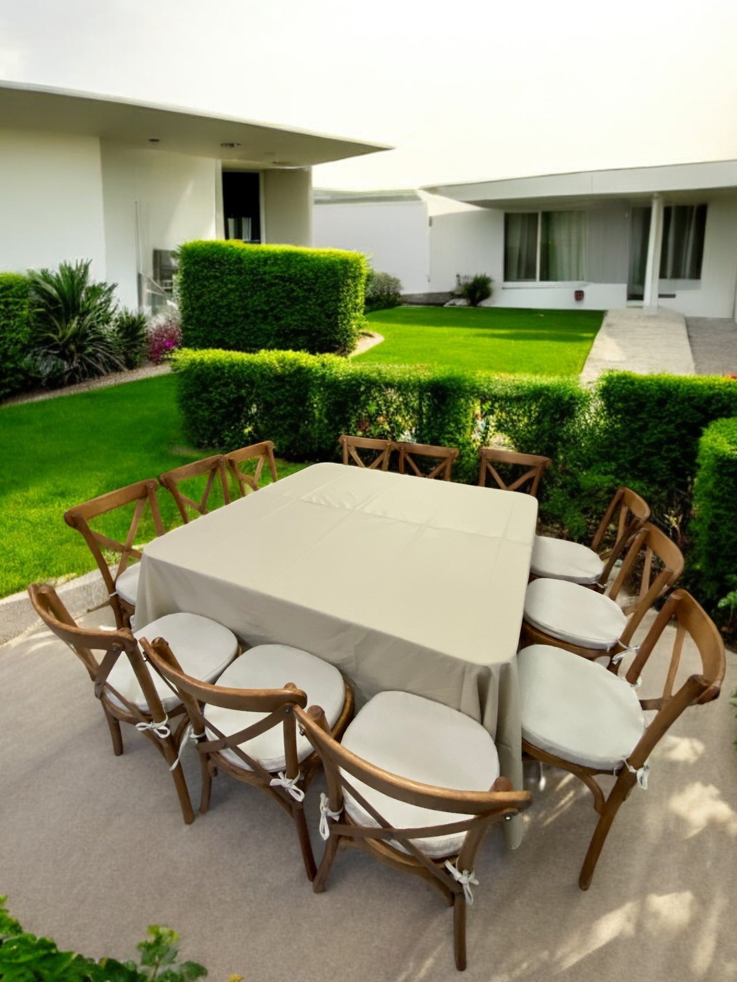 Mesa Cuadrada Mantel Beige (12 pax)