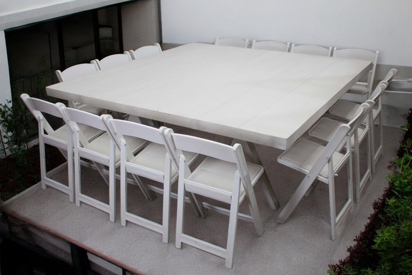 Mesa Cuadrada Blanca (14 pax)