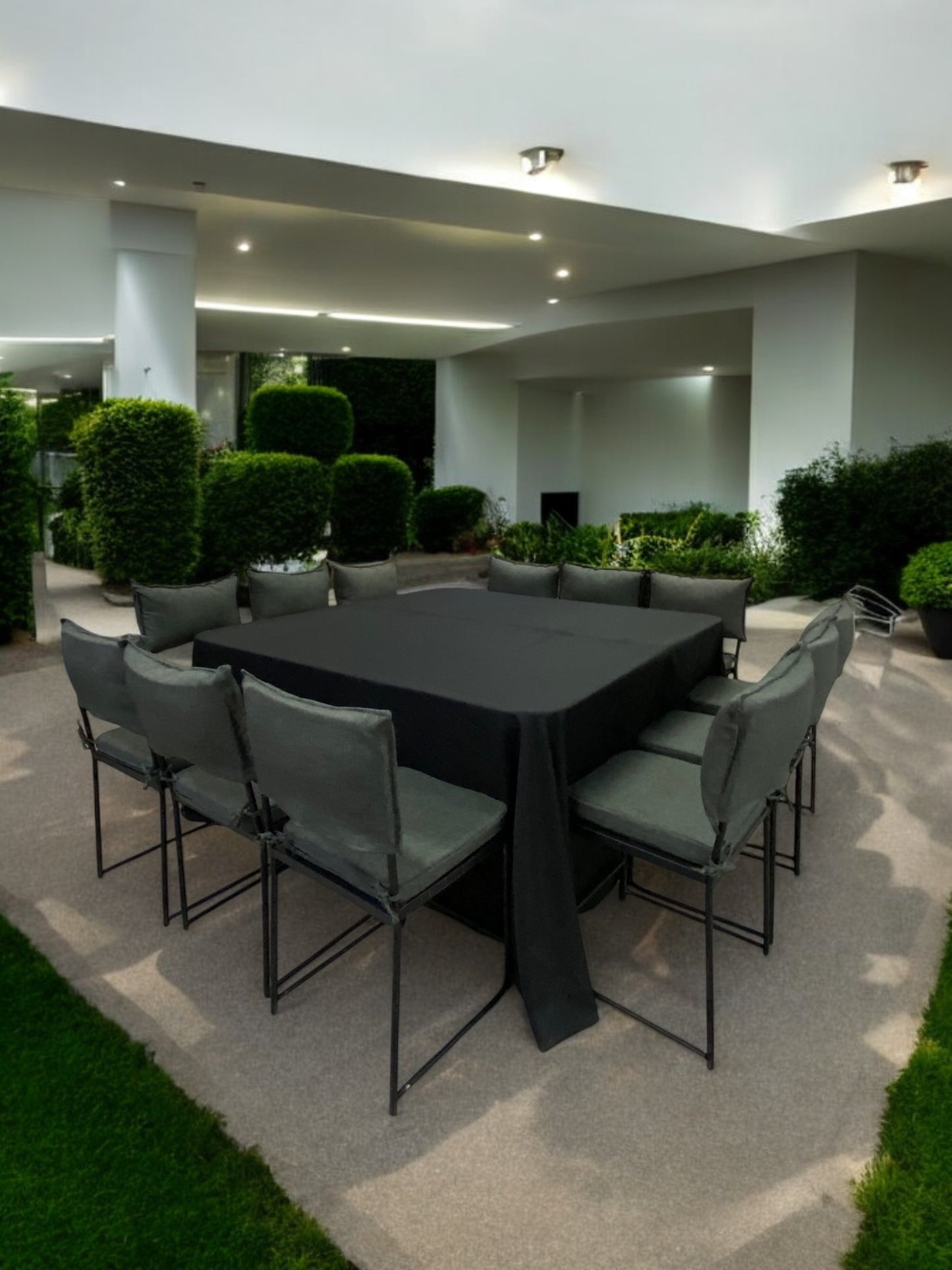 Mesa Cuadrada Mantel Negro (12 pax)